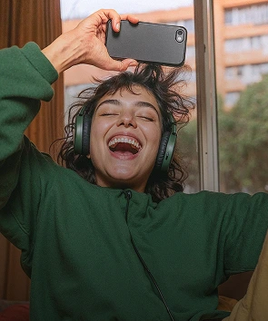 Pensados para redes, hechos para el scroll - Característica del servicio Virgin Mobile